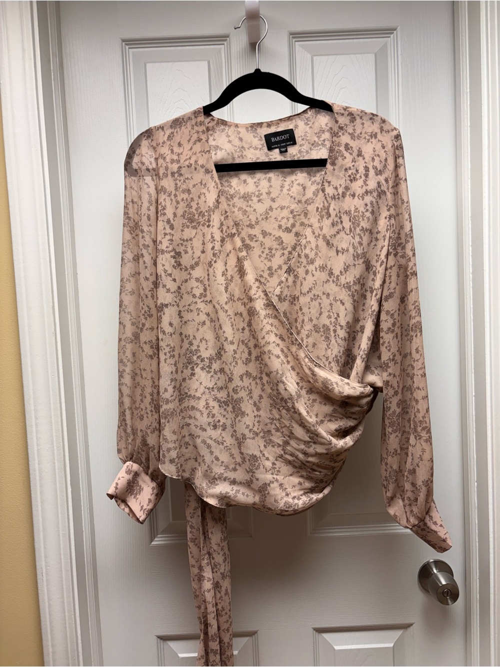 Bardot Floral Wrap Tie Blouse | Blush Beige & Taupe Size US 8 (M)